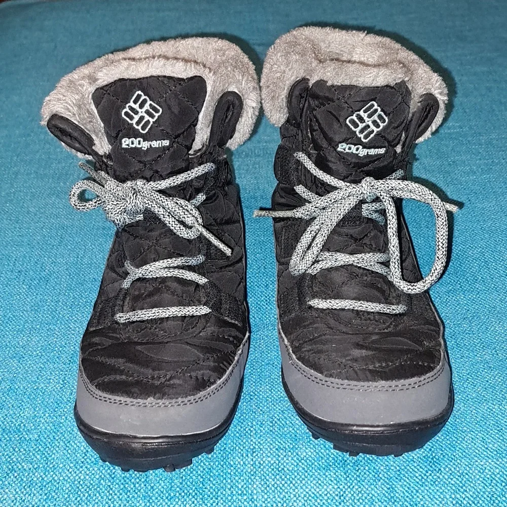 Columbia Black and Gray Winter Boots Size 2 Girl's. - Picture 3 of 5